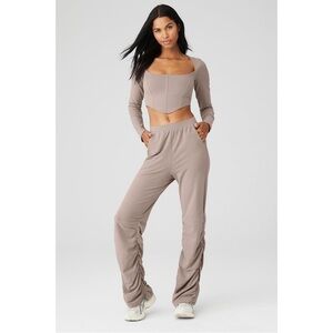 NWT Alo Yoga Ruched Soft Sculpt Pant in Taupe Beige Scrunch Wide Leg Buttery